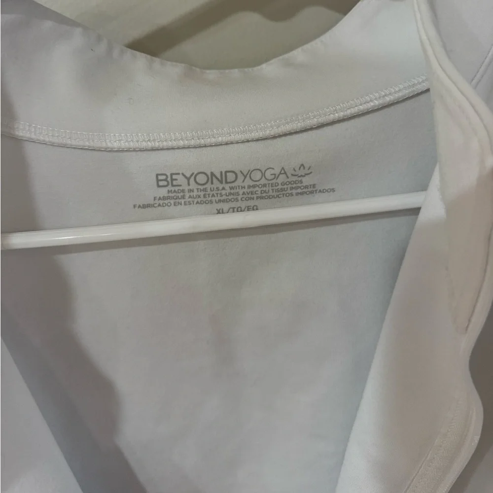 Beyond Yoga On The Go Mock Neck Sweatshirt - Cloud White - Size Extra Large XL